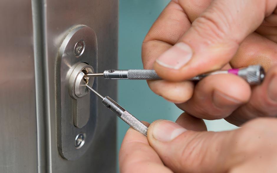 ouvrir un coffre fort ancien Louvres