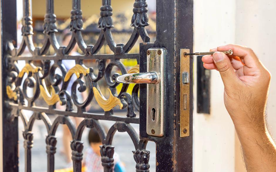ouvrir un coffre fort ancien Louvres